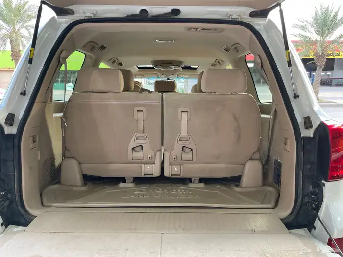 لاندكروزر 2015 فل كامل 11