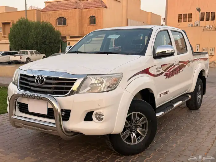 تويوتا هايلوكس 2015 S_GLX دبل سعودي شبه جديده مخزنه 0