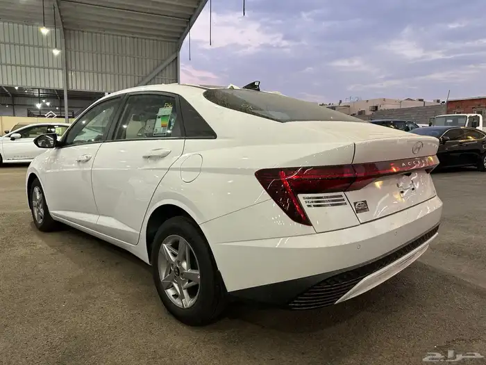 هيونداي اكسنت استاندر ابيض سقف اسود موديل 2026 2