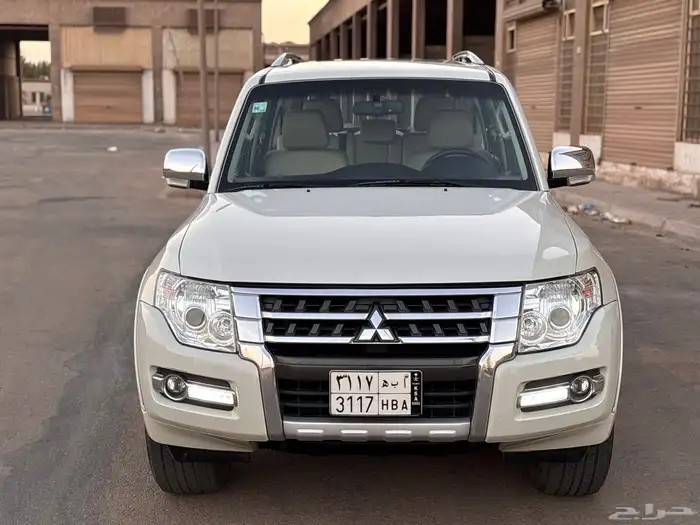 ميتسوبيشي باجيرو GLS 2022 14