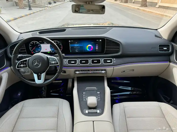 مرسيدس GLS 450 موديل 2020 كت AMG ممشى 68 الف تشيكات وكاله 36