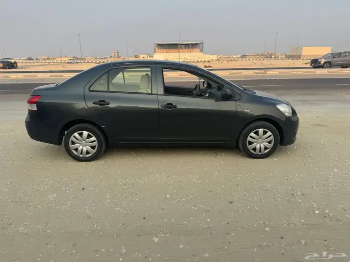 يارس 2013 قير اتوماتيك الدمام 2