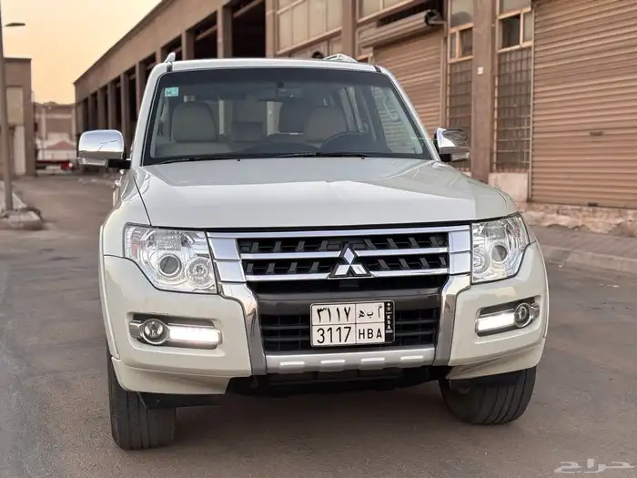 ميتسوبيشي باجيرو GLS 2022 12