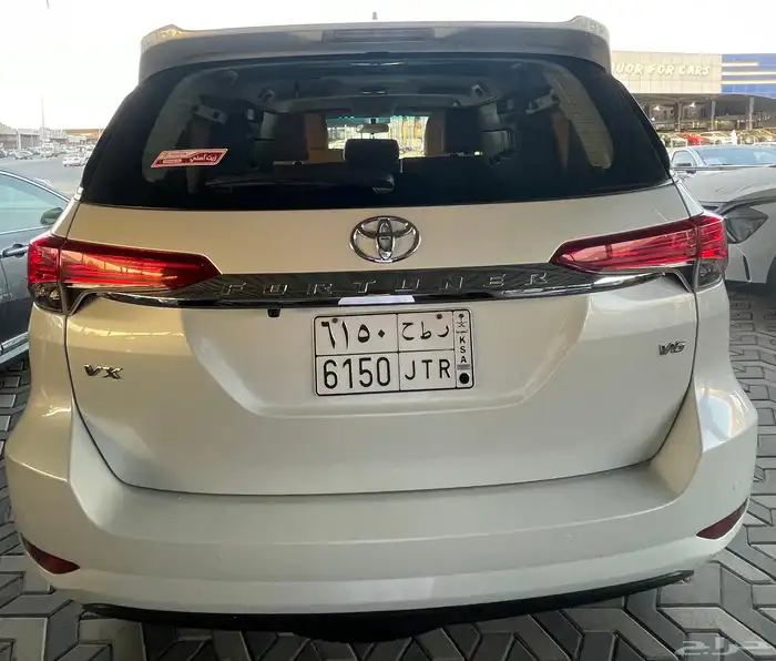 تويوتا فور تشنر 6 سلندر بنزين 2023 3