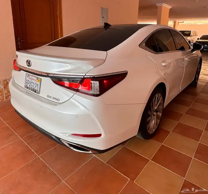 لكزس ES 350 2022 فل DD 18