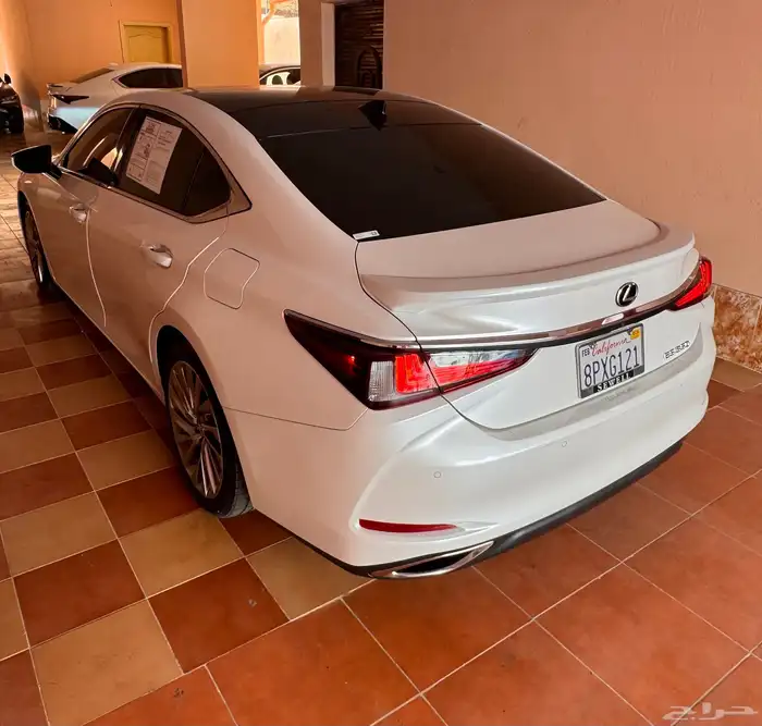 لكزس ES 350 2022 فل DD 14