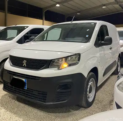 ((يوجد لدينا مجموعه من بيجو بارتنر 2023 بضاعه)) index