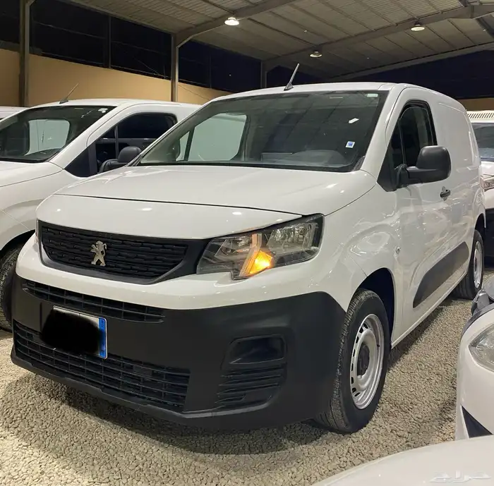 ((يوجد لدينا مجموعه من بيجو بارتنر 2023 بضاعه)) 1