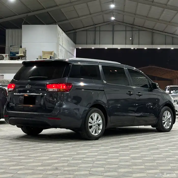 كيا كرنفال 2016 عائليه ثلاث صفوف 5