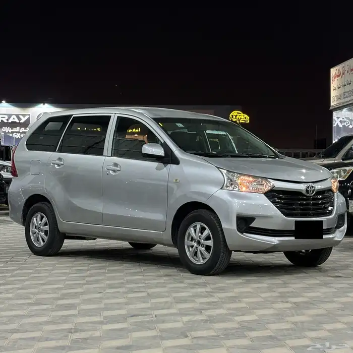 تايوتا افانزا 2017 عائليه ثلاث صفوف اقتصاديه 4