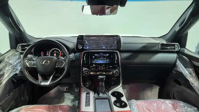 لكزس LX600 Fsport فل 2022 9