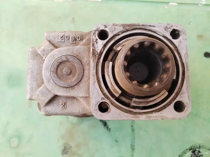 سلام عليكم طرمبه تعشيقت ونش للبيع على السوم الموقع طبرجل 3