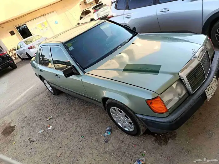 مرسيدس 1989 بنزين أربعة سلندر اوتوماتيك بحالة ممتازة 1