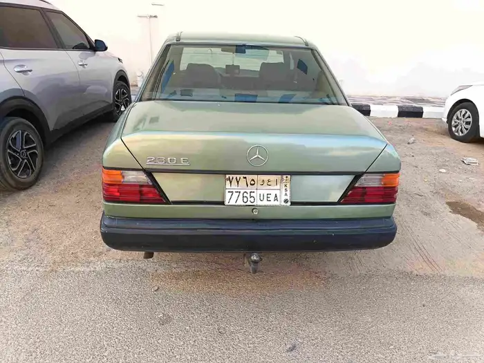 مرسيدس 1989 بنزين أربعة سلندر اوتوماتيك بحالة ممتازة 4