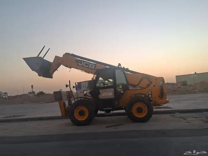 للايجار الشهري أو اليوميه روافع تلسكوبيه بوبكتات سيزر لفت رف 7