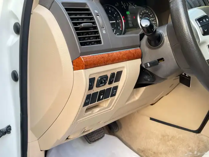 تويوتا لاندكروزر 2013 GXR فل خليجي 13