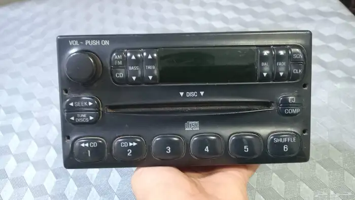 راديو فورد جراند ماركيز موديل 1999 اصلي 0