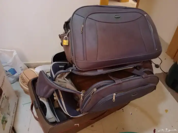 شنط سفر مستعملة سليمة اول مستخدم عدد خمسة للبيع ب150 ريال 0