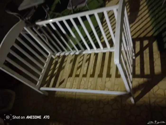 كرسى اطفال فى السيارة يركب و2 سخان كهربائي وسرير اطفال.وسيكل 7