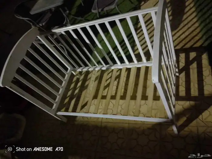 كرسى اطفال فى السيارة يركب و2 سخان كهربائي وسرير اطفال.وسيكل 3