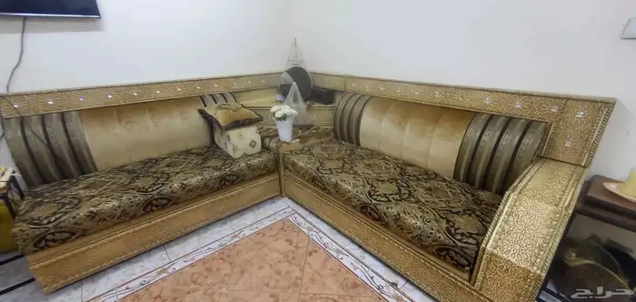 كنب مغربي 6 قطع وزاوية ذهبي 4 مدكاه 0