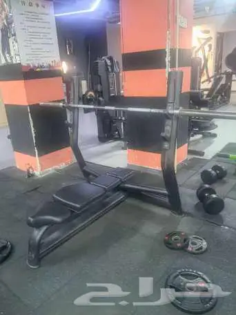 اجهزة نادي كامل للبيع بحالة ممتازة ضمان عام 11