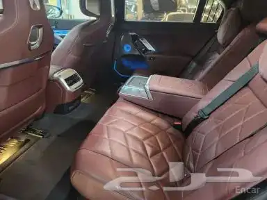 BMW الفئة السابعة 750e xDrive إصدار Design Pure Excellence 8