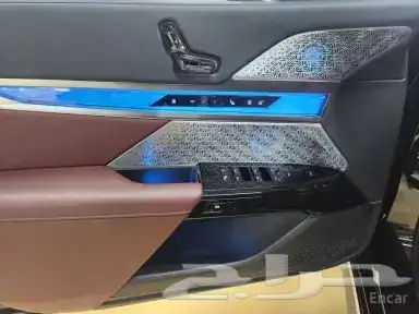 BMW الفئة السابعة 750e xDrive إصدار Design Pure Excellence 15