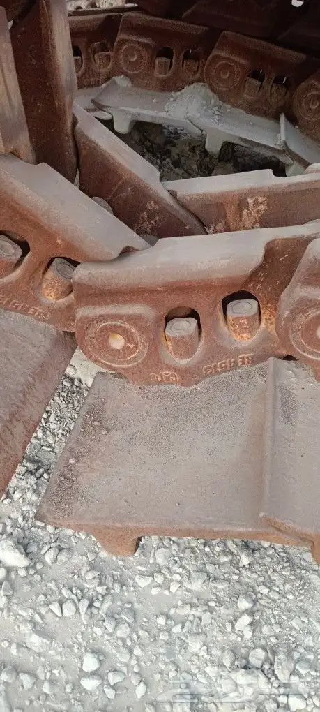 جنازير متنوعه كتر وكوماتسو 7