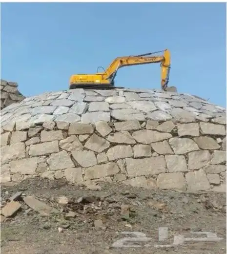 يوجدبكلين بنيان الحجر وتكسير حجر وقص اراضي وربراب هدم وترحيل 3