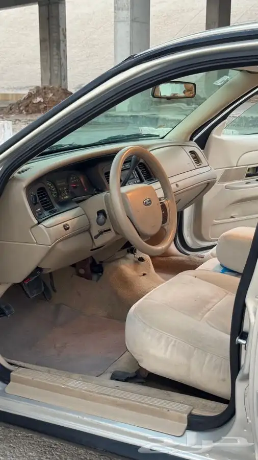 فورد بوليسي 2012 عداد قليل 8