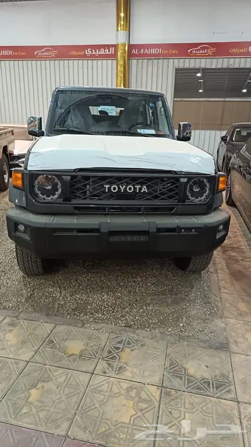 ربع رمادي بنزين 2025 5ابواب 1