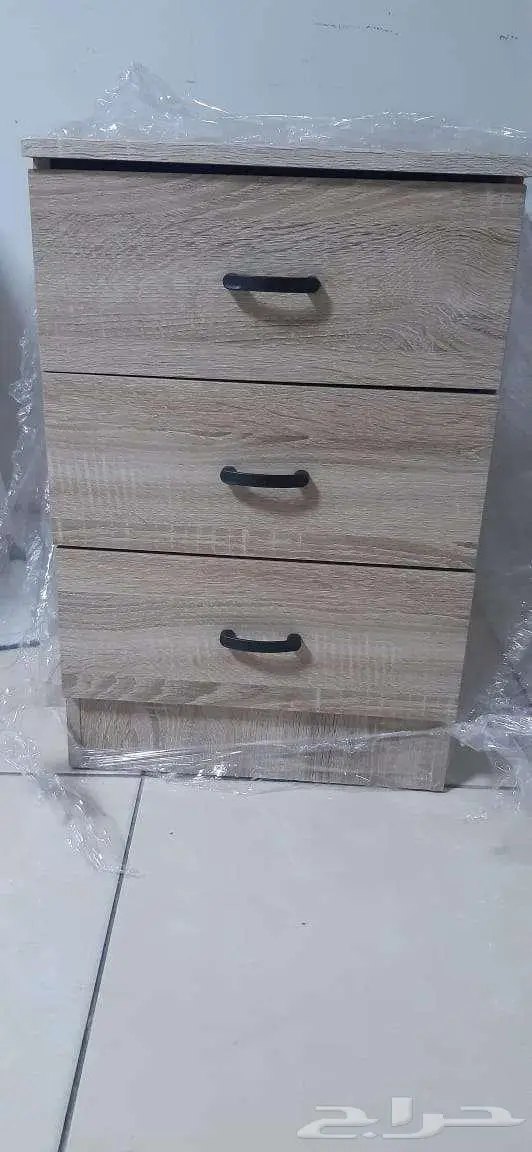 طاولة مع آدراج جديد 0