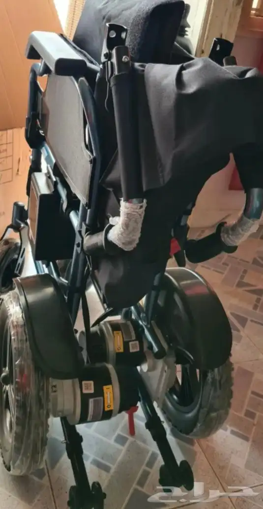 كرسي كهربائي متحرك لذوي الاحتياجات الخاصه 24