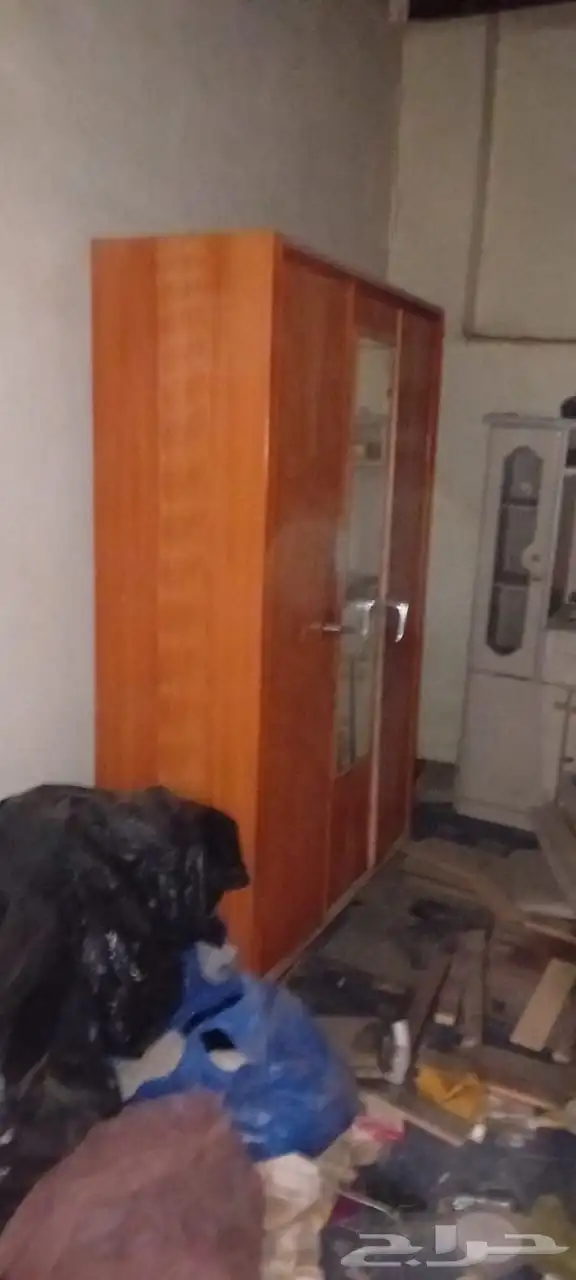 دولاب ملابس قديم ثرات تم البيع 3