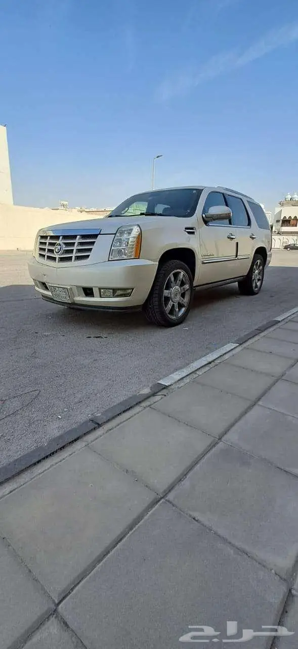للبيع كاديلاك اسكاليد موديل 2007 0