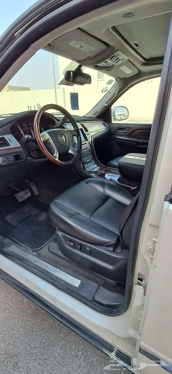 للبيع كاديلاك اسكاليد موديل 2007 8