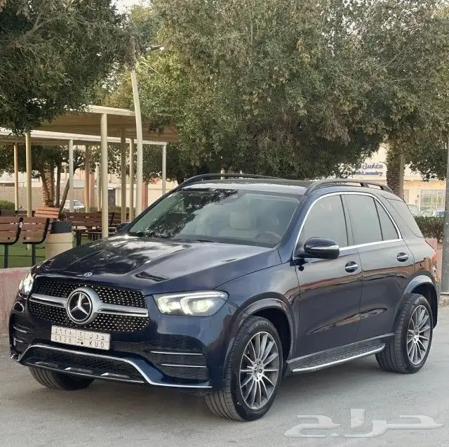 مرسيدس GLE450 موديل 2021 فل كامل 6 سلندر ماشي فقط 18500 كم 0