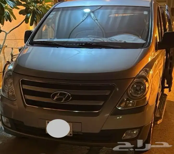باص هونداي H1 2016 باسمي من الوكاله الموتر نظيف 1