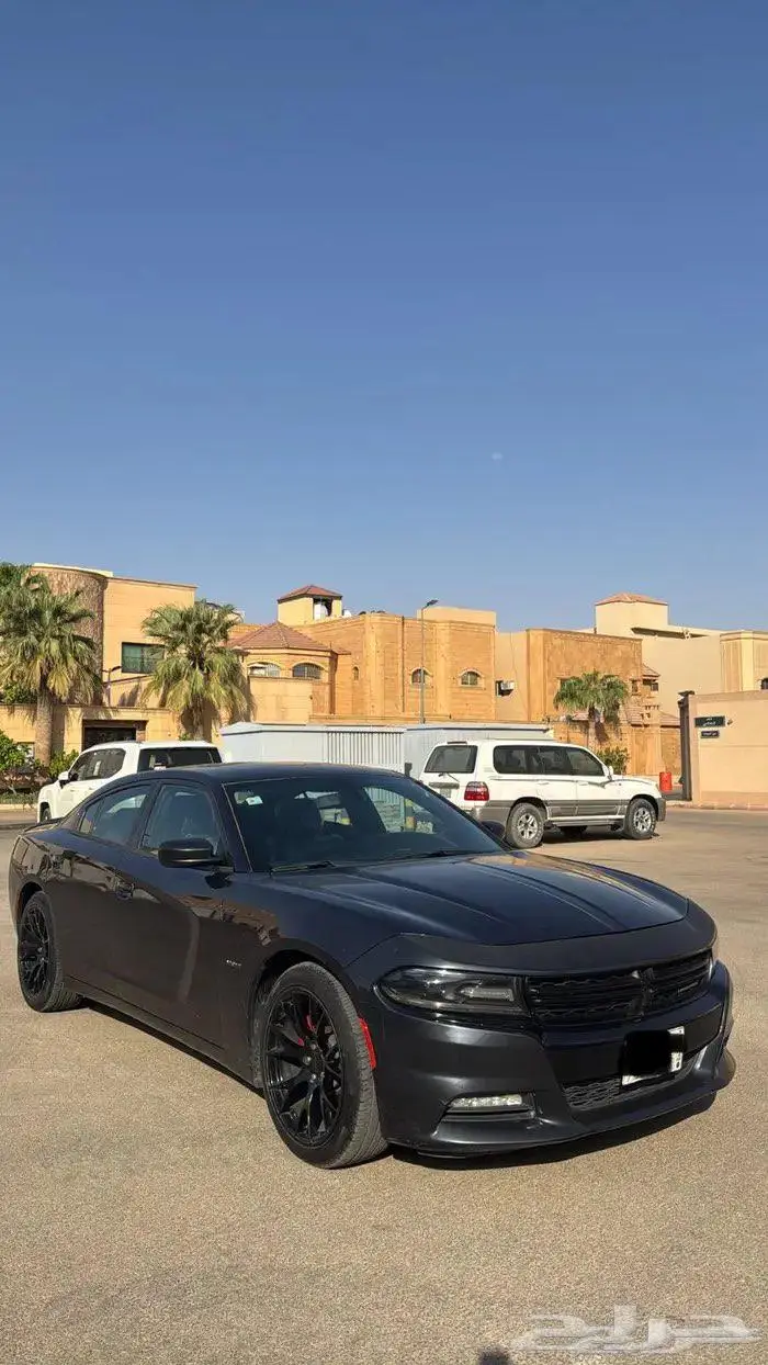 للبيع أو البدل المناسب تشارجر RT ممشى 175 الف 2