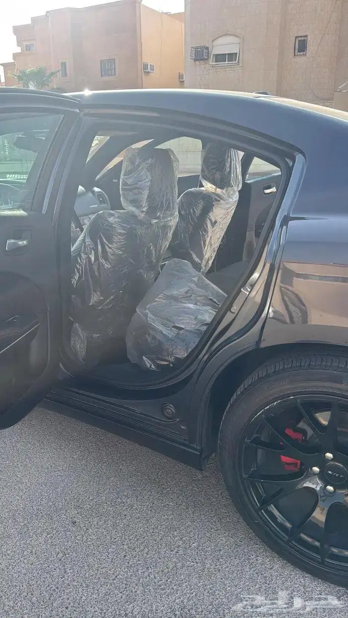 للبيع أو البدل المناسب تشارجر RT ممشى 175 الف 8