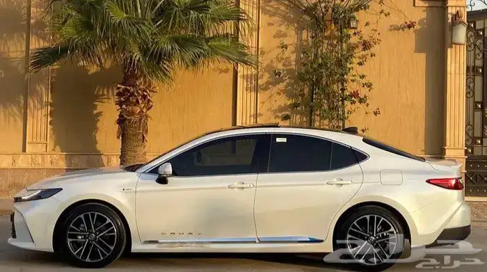 كامري 2025 فتحه بانورما هايبرد وبنزين 4