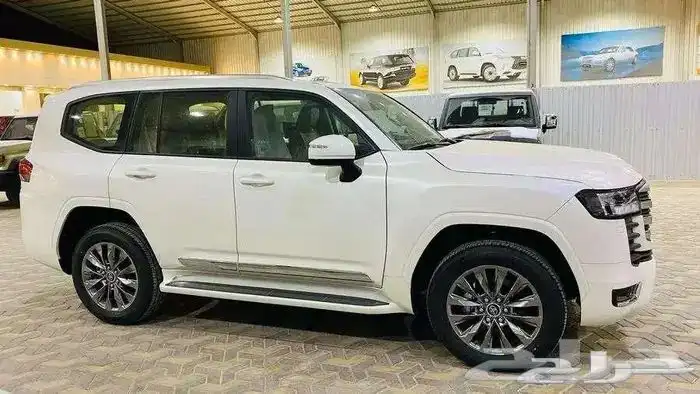 تويوتا لاندكروزر GXR4 بنزين سعودى 2025 ابيض- 7