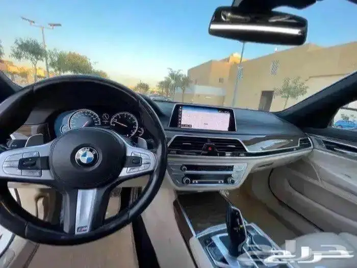 للبيع بي ام الفئه السابعه 2019 Mكت 11