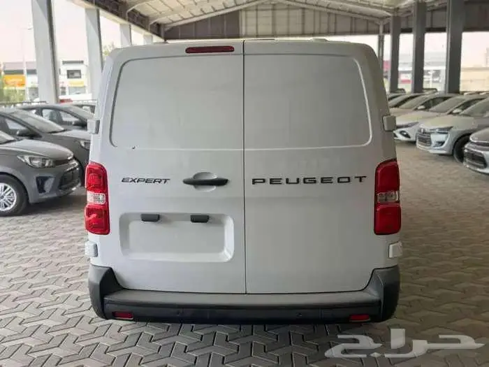 بيجو اكسبيرت بضاعة للبيع كاش او تقسيط للمواطنين والمقيمين 4