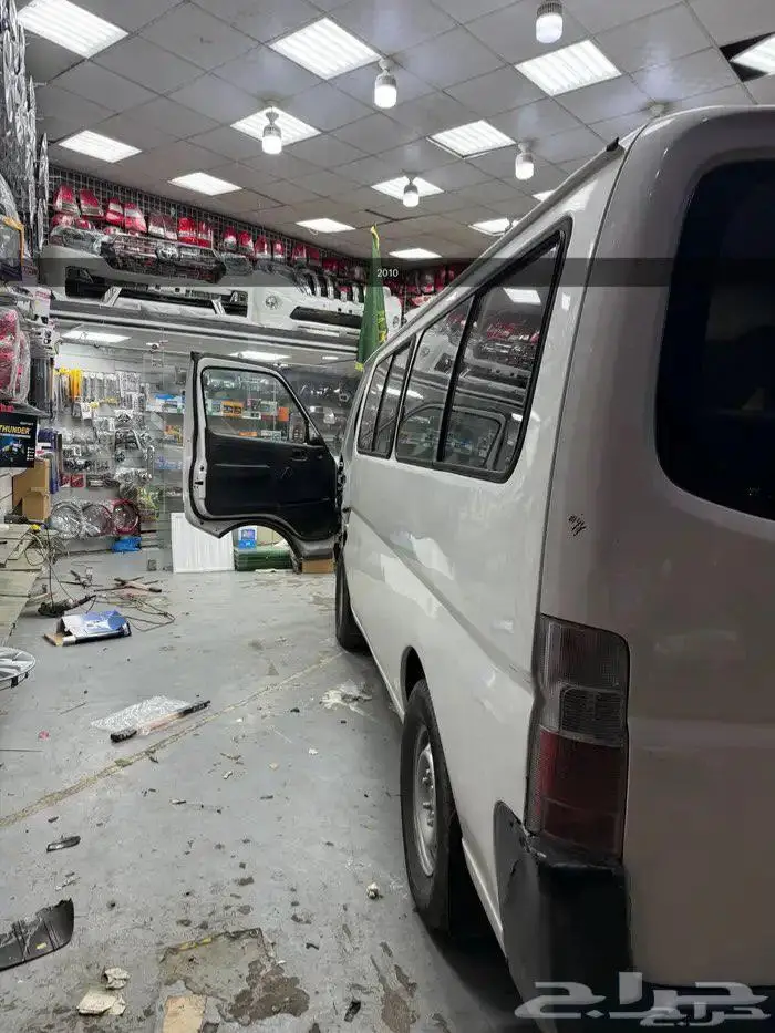 باص اورفان ديزل موديل 2010 و 2005مكيفة ونظيفه 15 راكب 2