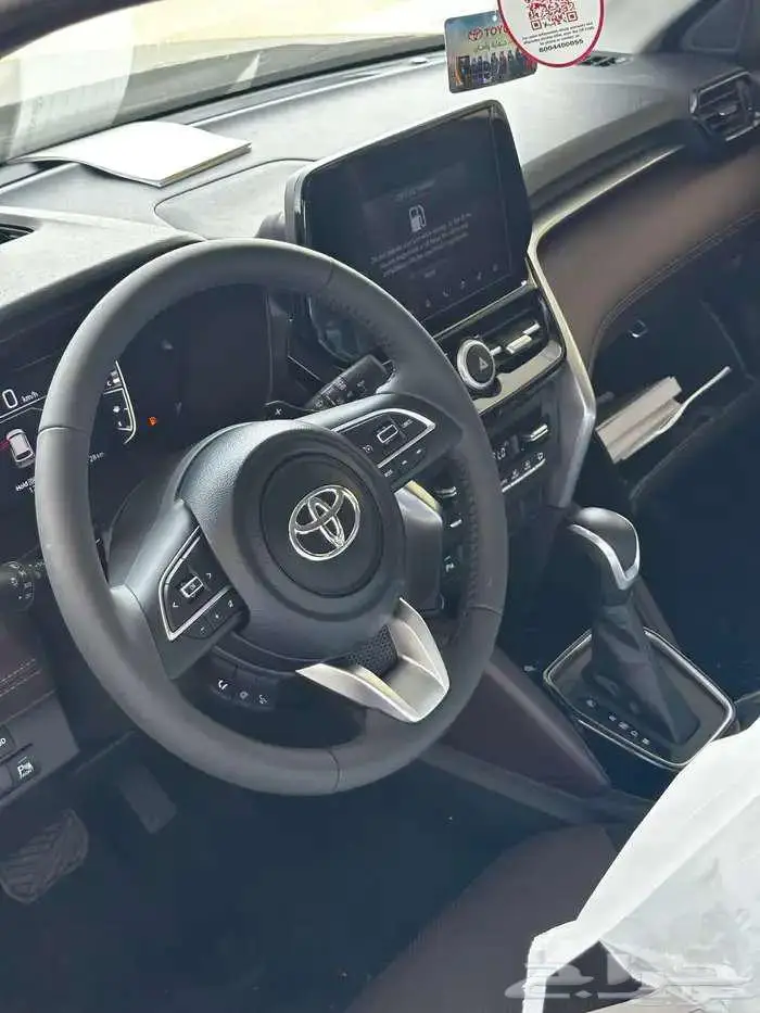 تويوتا اوربان كروزر GLX بنزين فل كامل موديل 2026 5