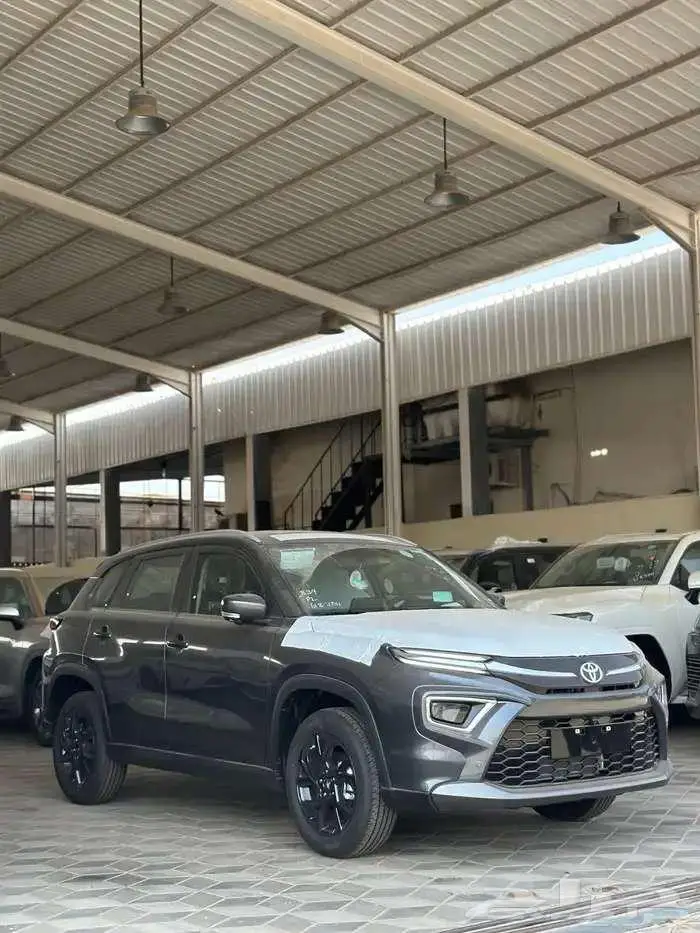 تويوتا اوربان كروزر GLX بنزين فل كامل موديل 2026 2