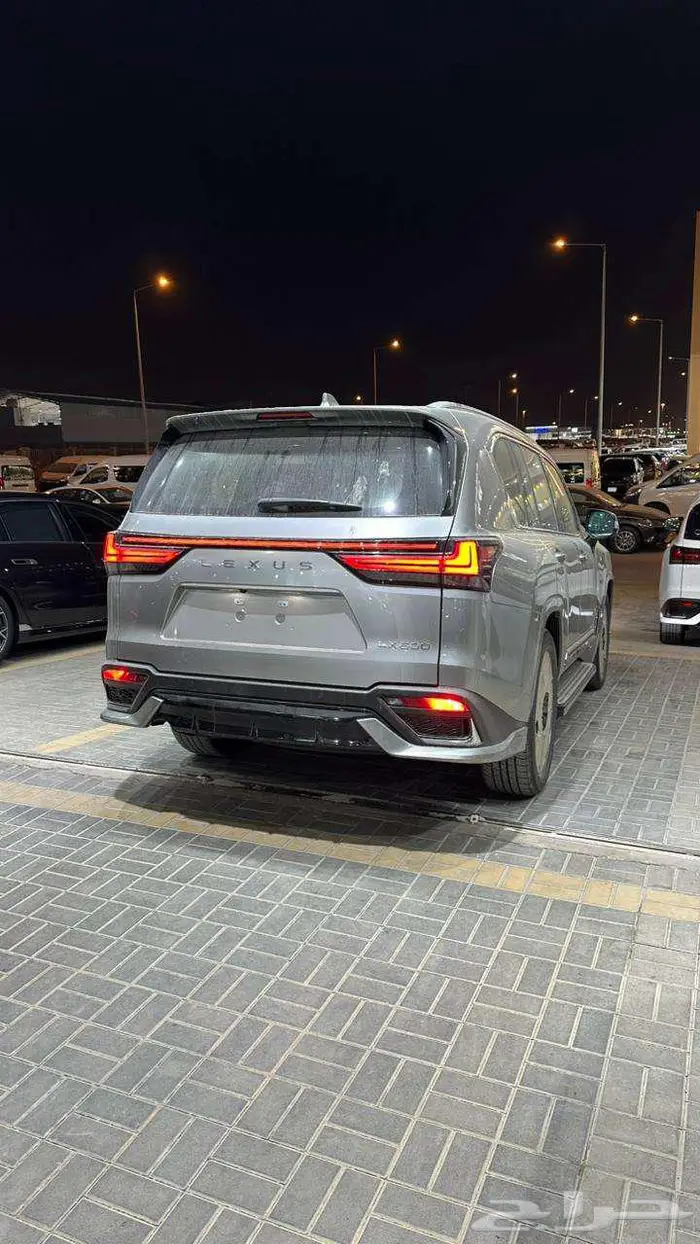 لكزس LX600 اف سبورت سعودي 2025 9