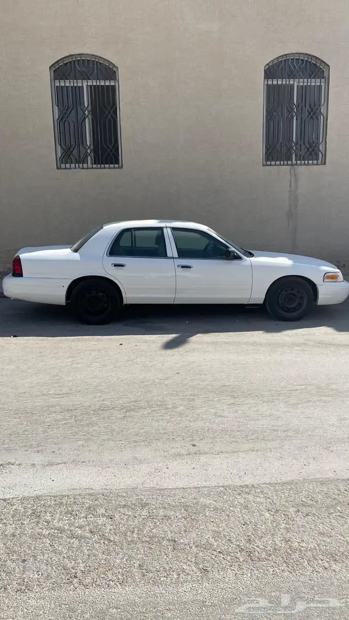 فورد مخزن يحمل لوحة مميزه 2